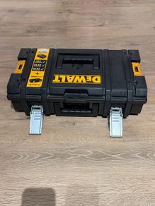DeWalt DS150 Toolbox. Insert for a drill, impactor, battery charger and two batteries.