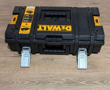 DeWalt DS150 Toolbox. Insert for a drill, impactor, battery charger and two batteries.