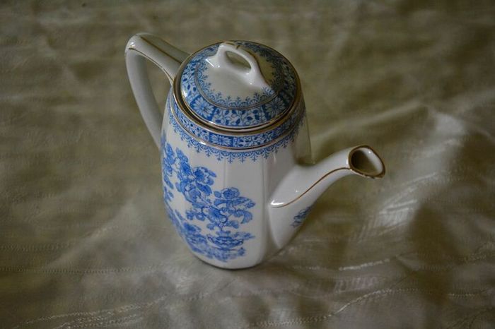 KPM Germany - Royal Porcelain Factory, tea pot