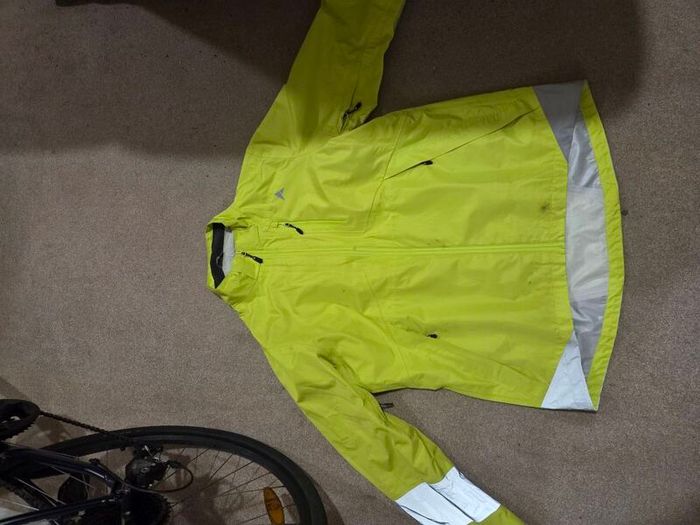Trek FX 2 Disc Hybrid Size L (2023, Low Use),  Helmet, Pump and Jacket