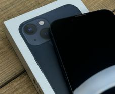 iPhone 13 256 GB in Midnight