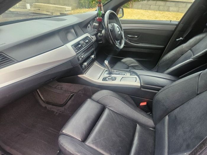 BMW 5-Series 2012