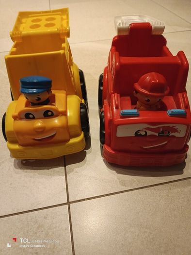 2x kids toys cars/toys