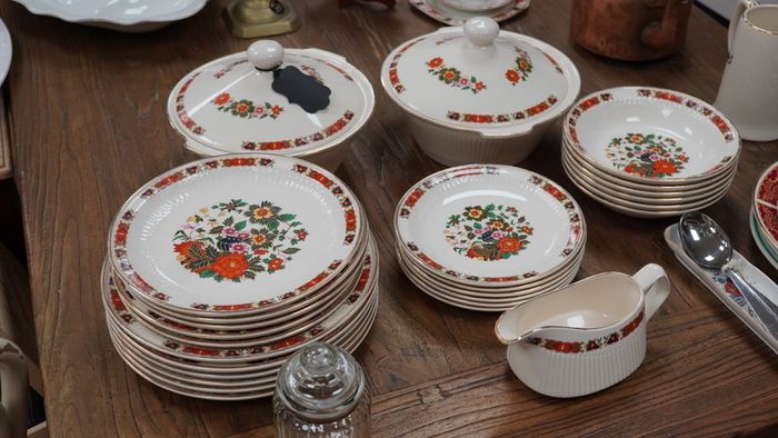 Lot of Carrigdhoun Pottery, Cork
