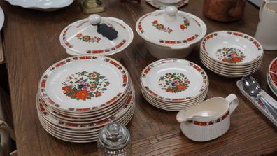 Lot of Carrigdhoun Pottery, Cork