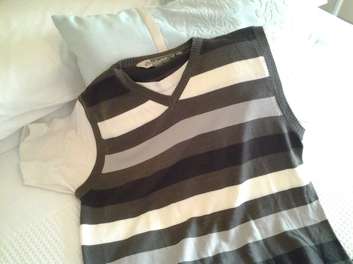 Men's Striped V-Neck T-Shirt - Size M