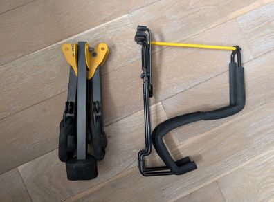 Foldable Hercules guitar stand