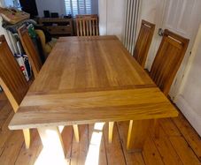 Oak dining table and 6 Chairs