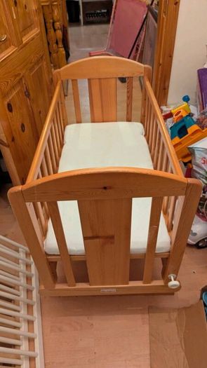 Gliding crib