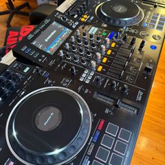Pioneer XDJ-XZ 4 channel controller