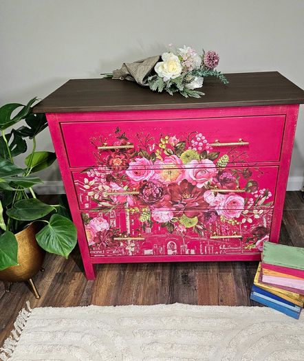 Chest of drawers