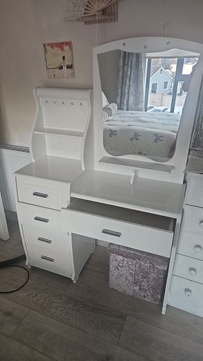Dressing table