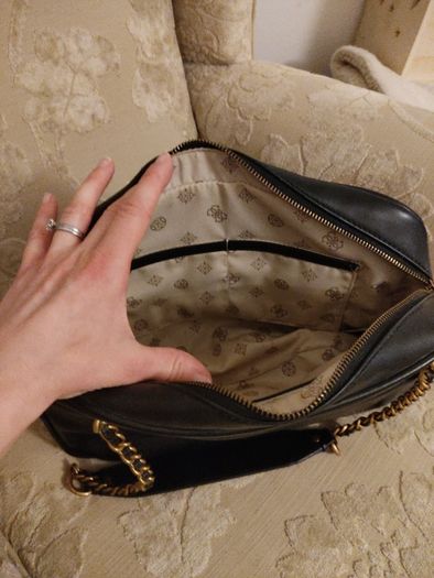 Guess handbag, barely used