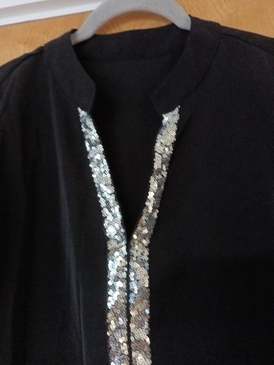 Blouses X 2.   S. 14 & L .