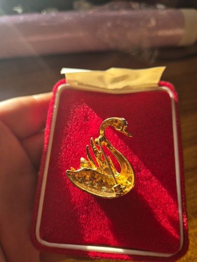 Vintage Gold Plated Glass Diamonds Swan Brooch