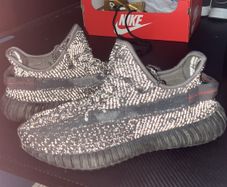 yeezy 350 black
