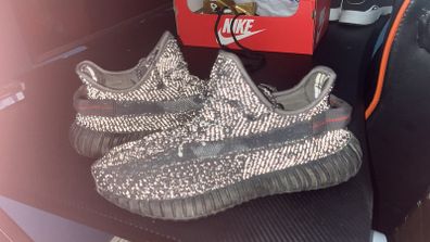 yeezy 350 black