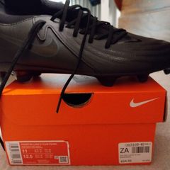 Football shoes