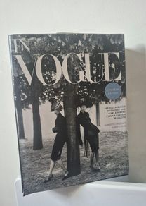 In Vougue_ The illustrated History Of The World's Most Famous Fashion Magazine_ gift idea