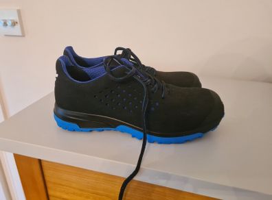 Ladies safety shoes size 5