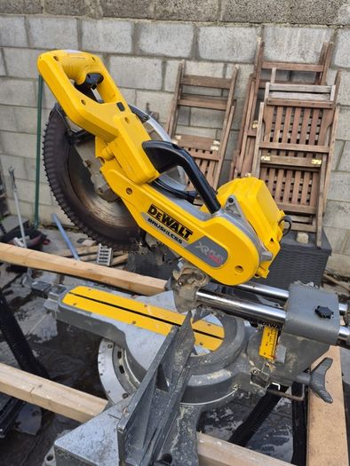 Dewalt Dhs780n 54v Xr Flexvolt 305mm Mitre Saw