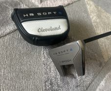 Cleveland Broomstick putter with wrapped shaft.