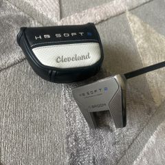 Cleveland Broomstick putter with wrapped shaft.