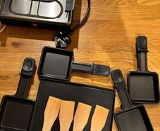 Kela Geneva Raclette Grill for 4 People  Used Once, Excellent Condition