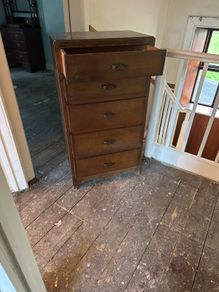 Chest of drawers