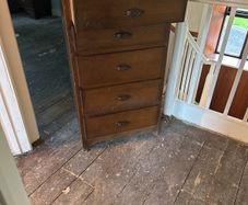 Chest of drawers