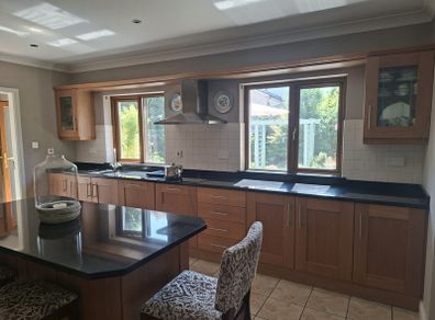 Solid Oak Shaker kitchen with Granite Worktops