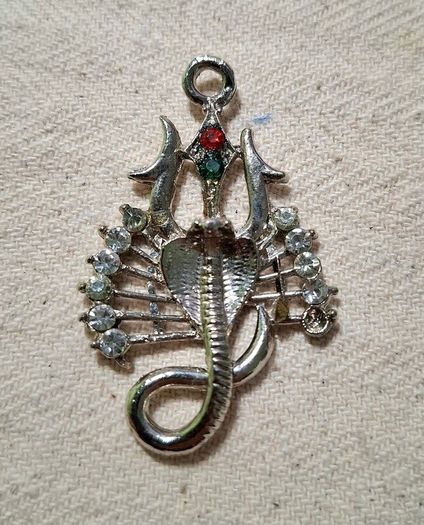 CLEARANCE 27 pendants mixed designs plus 13 extra chains
