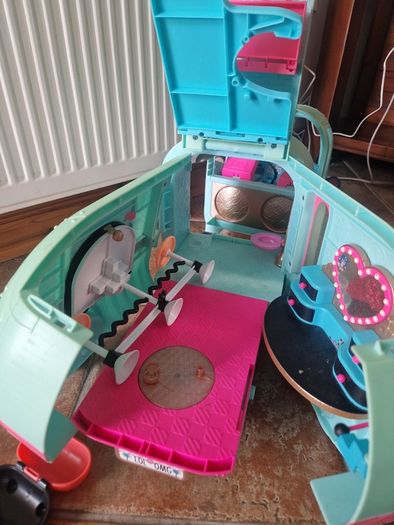 Lol  dollhouse, glamour van and accessories