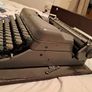 1940s Imperial Good Companion 3 Typewriter Image 3