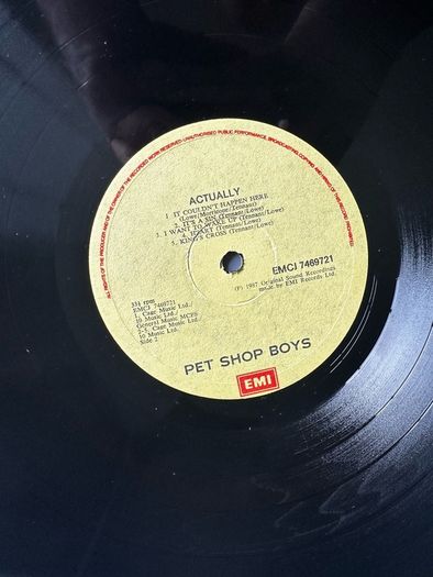 Pet Shop Boys. Original release of Actually in vg+ condition
