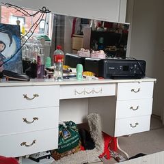 free dresser with mirror