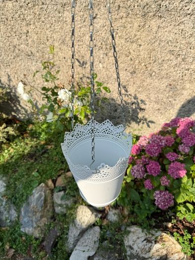 Hanging basket