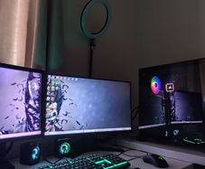 Gaming PC with 2 Monitors