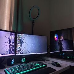 Gaming PC with 2 Monitors
