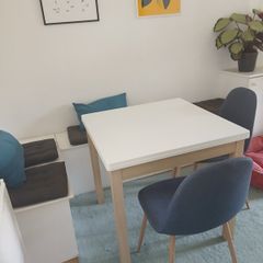 kitchen/dining table