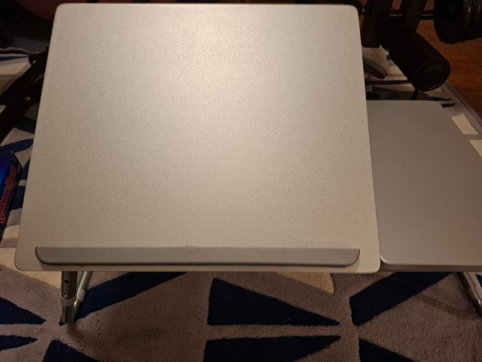 Adjustable laptop tray