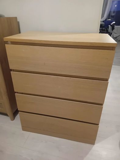 chest of drawers