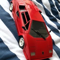 Red Lamborghini contach 1/18