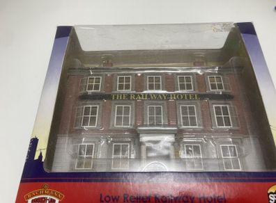 Bachmann Scenecraft 44-214 Railway Hotel 00 Scale