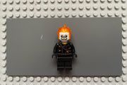 lego super heroes sh0267 Ghost Rider, Johnathon 'Johnny' Blaze minifigure - White Head, Chain Belt