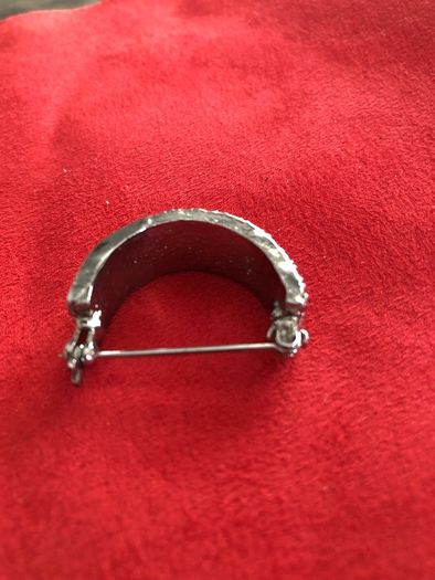 brooch