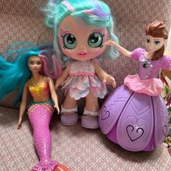 Set of dolls