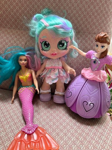 Set of dolls