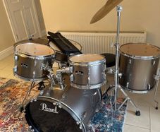 Pearl Roadshow 5-Piece Drum Kit