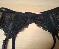 Hunkemoller suspender belt